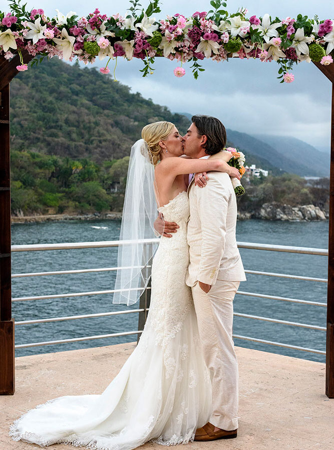 Stephanie-Marshall-4-Newlyweds-34